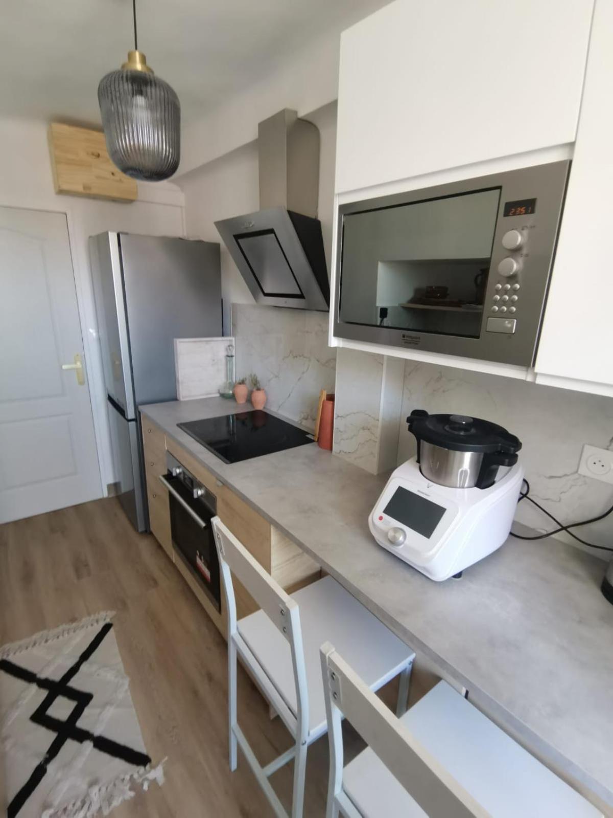Massilia Calling Appartement Marseille Proche Metro Climatise Bien Decore Экстерьер фото